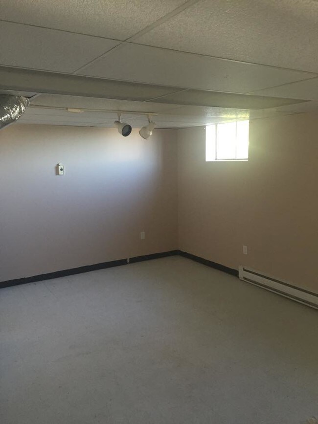 Building Photo - 3697 Robert C Byrd Dr