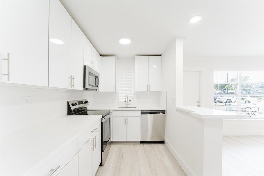 Foto principal - 3420 NE 16th Terrace
