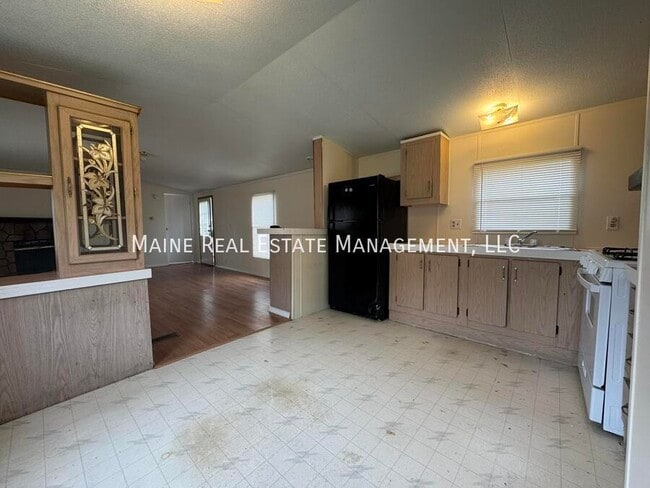 Building Photo - 25 Morton Ave