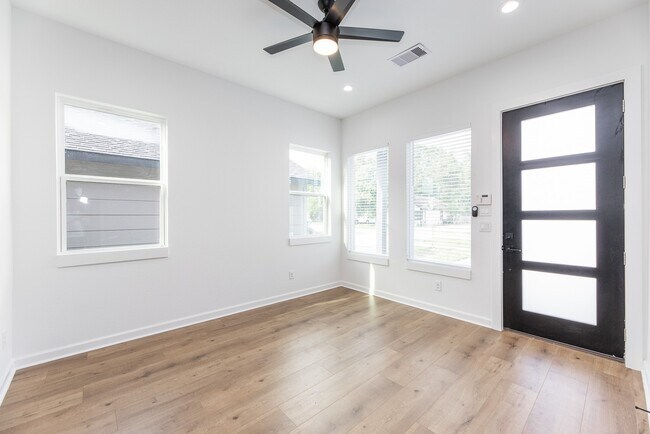 Foto del edificio - 8502 Safeguard St