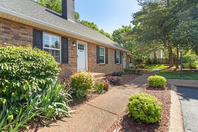 Building Photo - 208 Cottage Pl