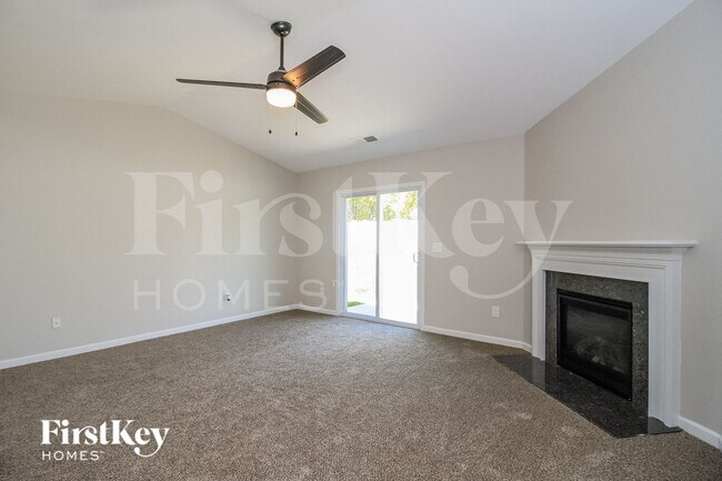 Foto del edificio - 6413 Bentbrush St