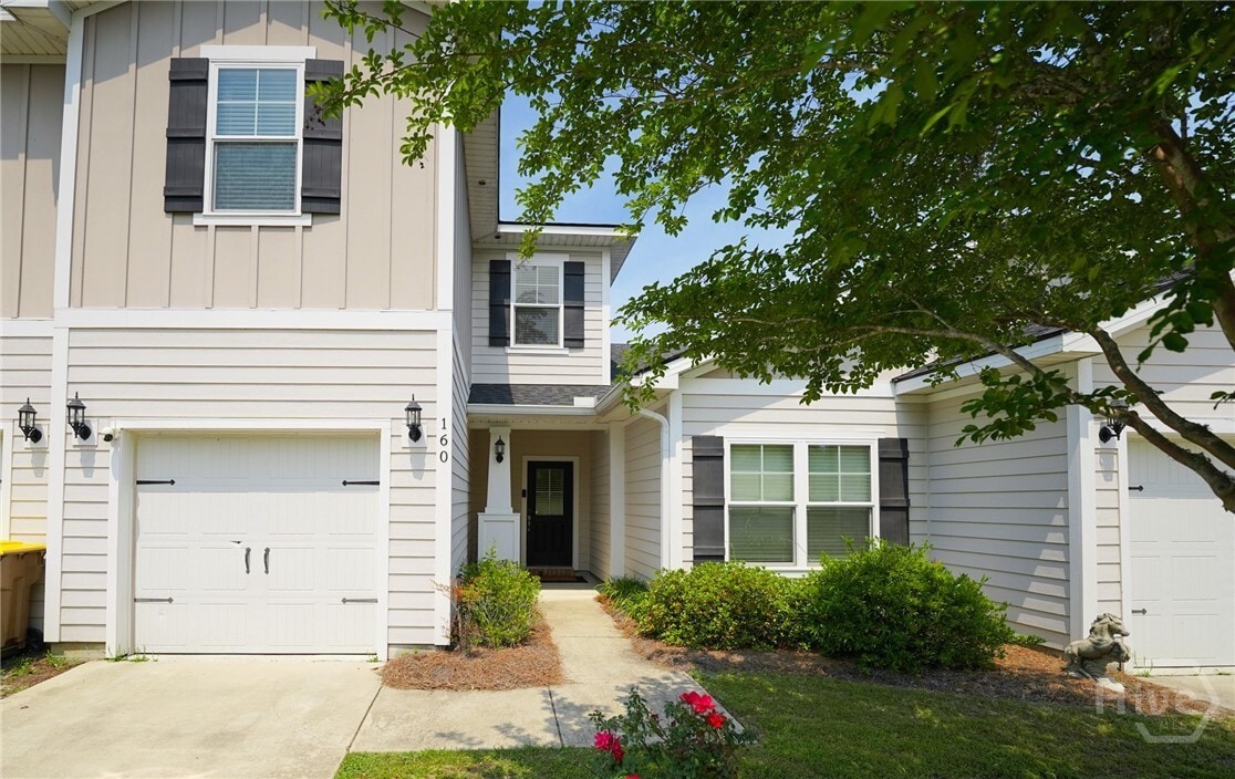 Foto principal - 160 Lake Lily Dr