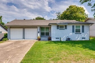 Building Photo - 8935 Clearwater Dr