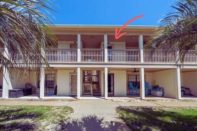 Foto del edificio - 17462 Front Beach Rd