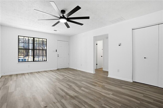 Foto del edificio - 858 Ohara Dr