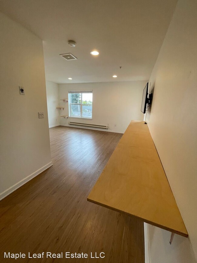 Building Photo - 1 br, 1 bath House - 3014 NE 145th Street,...