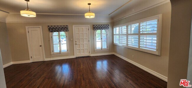 Foto del edificio - 1024 Cloverdale Ave