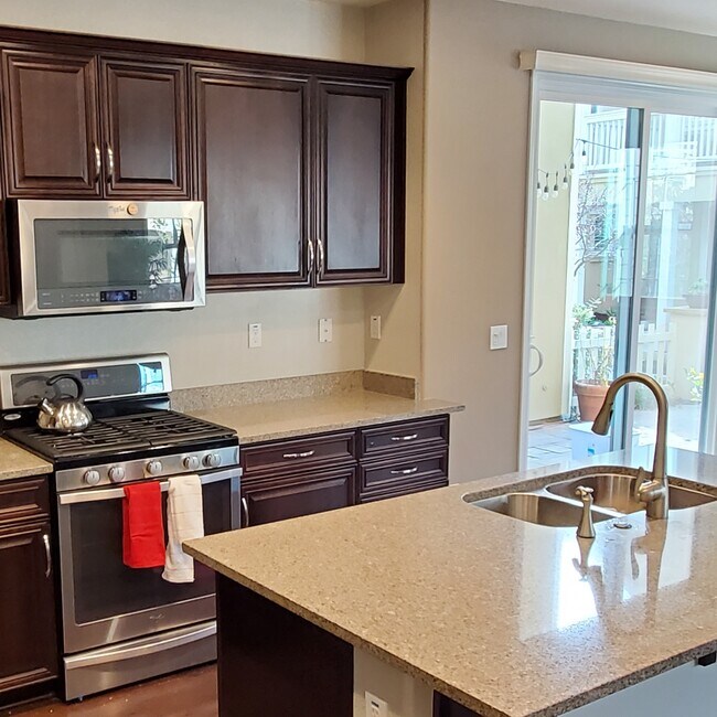 Foto del edificio - 336 N Park Ct