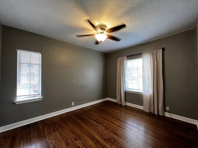 Foto del edificio - Historic Duplex near Plaza district!