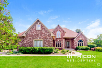 Building Photo - 6055 Fawnwood Dr