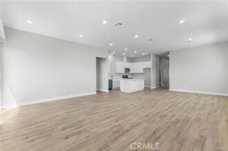 Building Photo - 1341 E 8th St