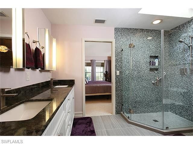 Building Photo - 27200 Enclave Dr