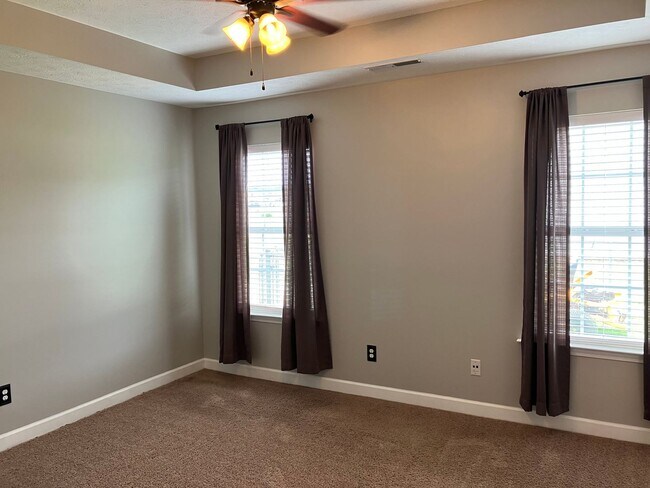 Building Photo - Spacious Home Centrally Located