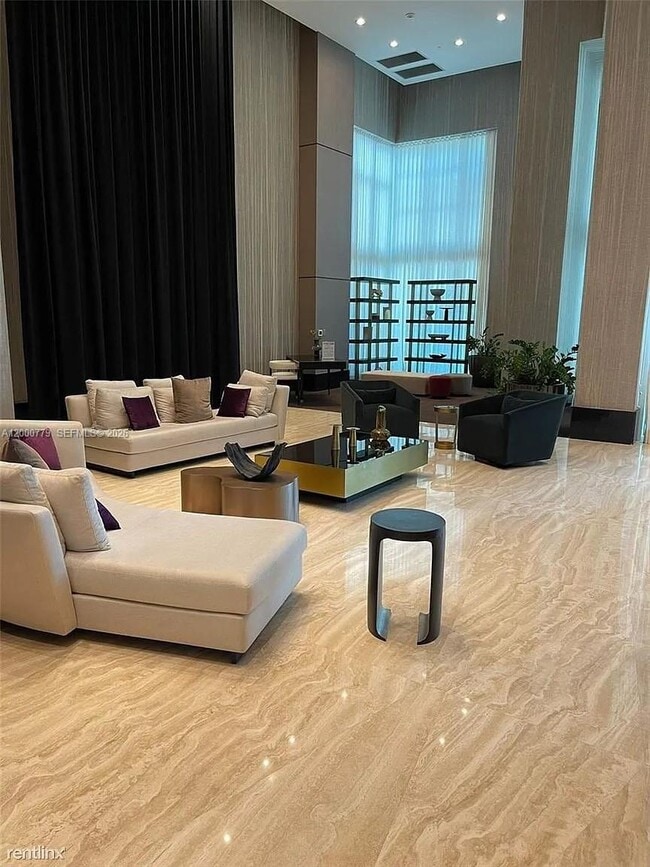 Foto del edificio - 950 Brickell Bay Dr