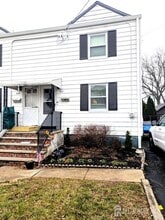 Building Photo - 651 Crescent Dr