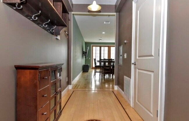 Building Photo - 151 Avenue C