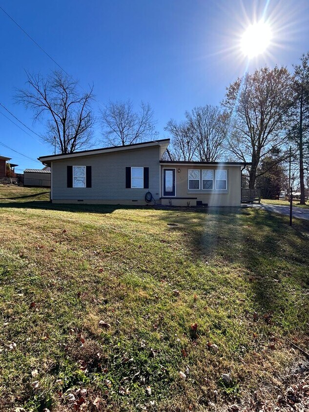 Primary Photo - 2128 Fir St