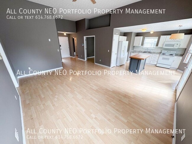 Building Photo - 3141 Hines Rd