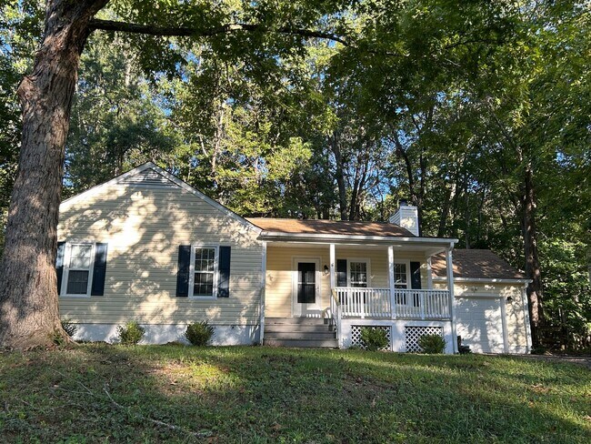 Foto del edificio - Spacious 3-Bedroom Midlothian Home with Co...