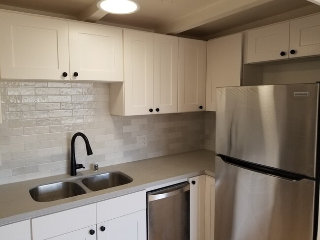 Kitchen - 1217 Westerly Ter