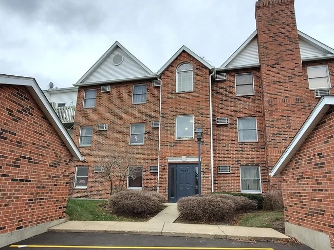 Building Photo - 1353 Cunat Ct