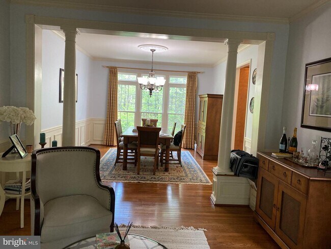 Building Photo - 13909 Willow Tree Dr