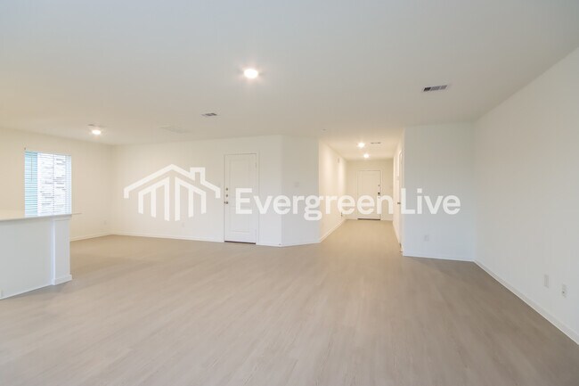 Foto del edificio - 31428 Moore Rd