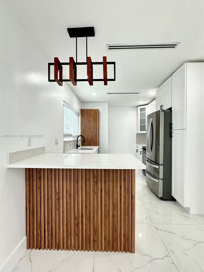 Foto del edificio - 574 E 21st St