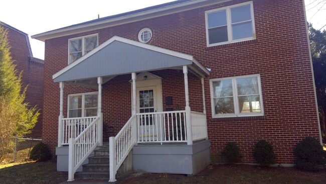 Building Photo - 1240 Manor St