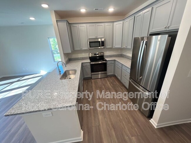 Photo - 1106 Foundry Dr Townhome