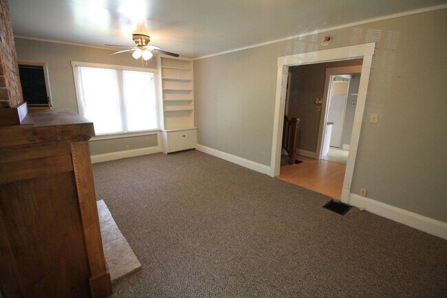 Foto del edificio - 242 E Northwood Ave