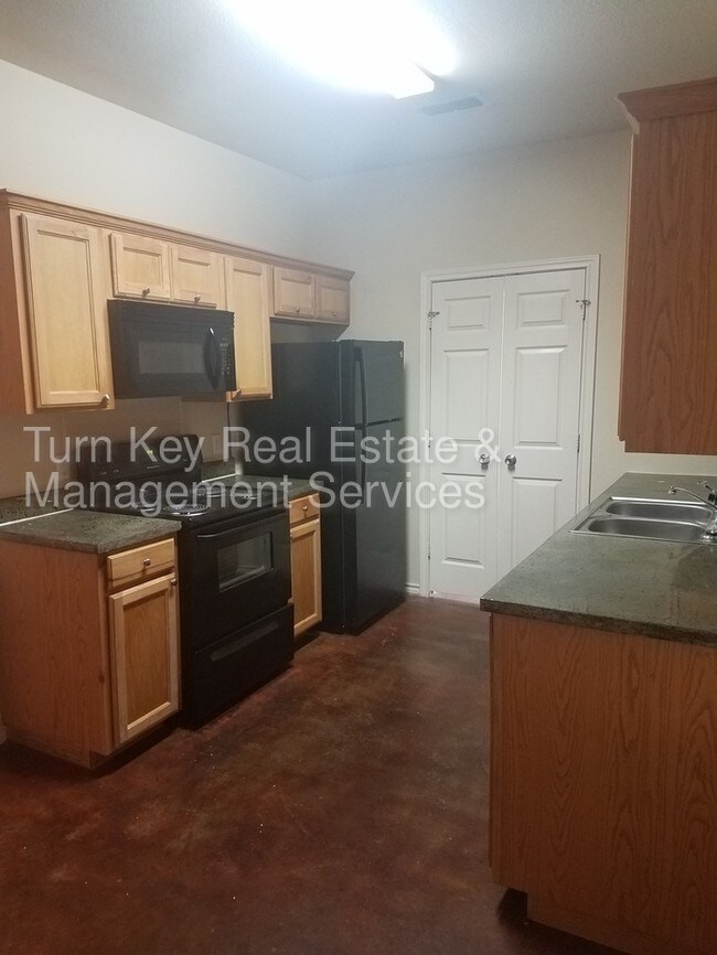 Foto del edificio - 285 Harmony Rd