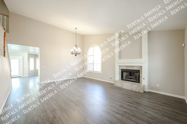 Building Photo - 1210 W Kelly Ln