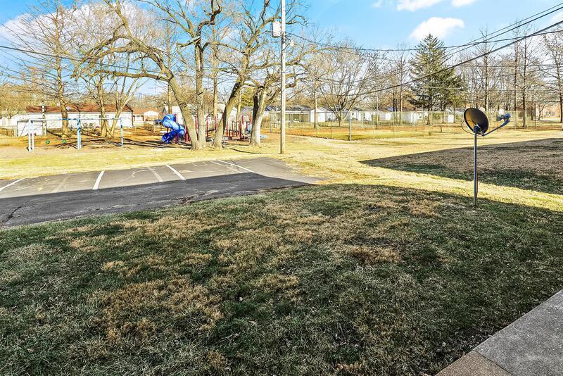 Building Photo - 457 Olian Dr