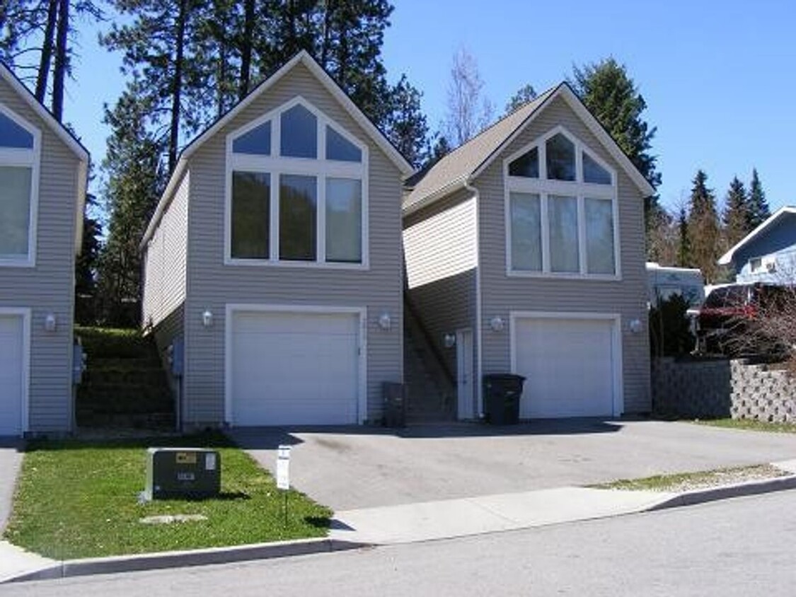 Primary Photo - 13TH STREET DUPLEX (RPM#8)