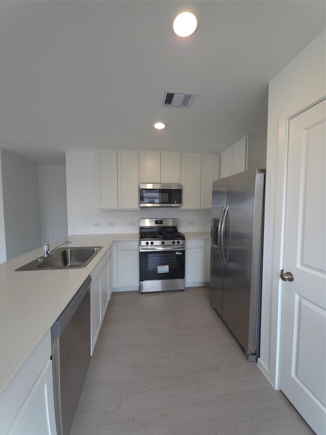 Building Photo - 26930 Cascade Sunrise St