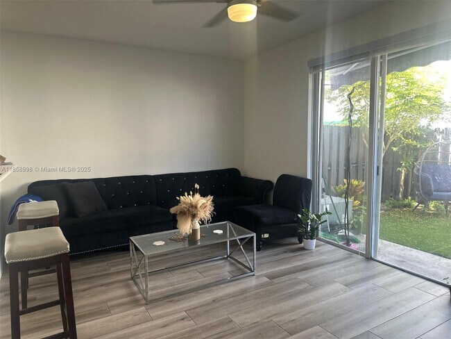 Foto del edificio - 4226 SW 156th Ave