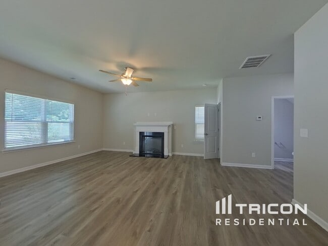 Building Photo - 209 Spring Knoll Dr