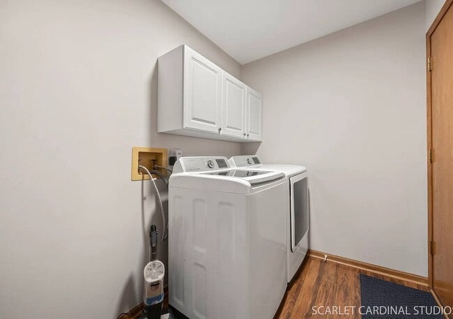 Building Photo - 3080 Sandalwood Ct