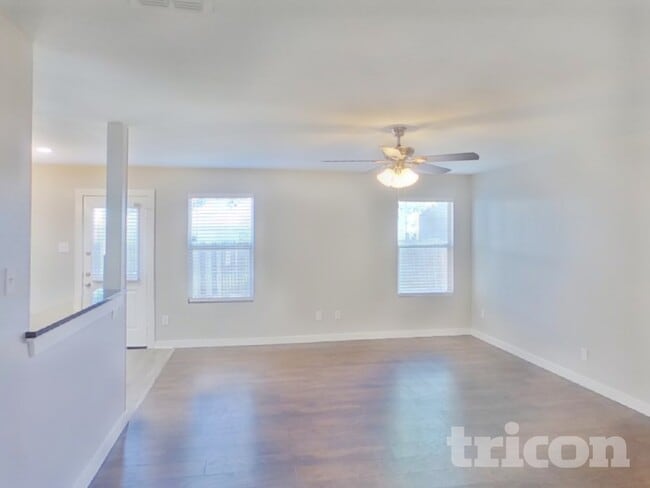 Foto del edificio - 8783 Cove Meadow Ln