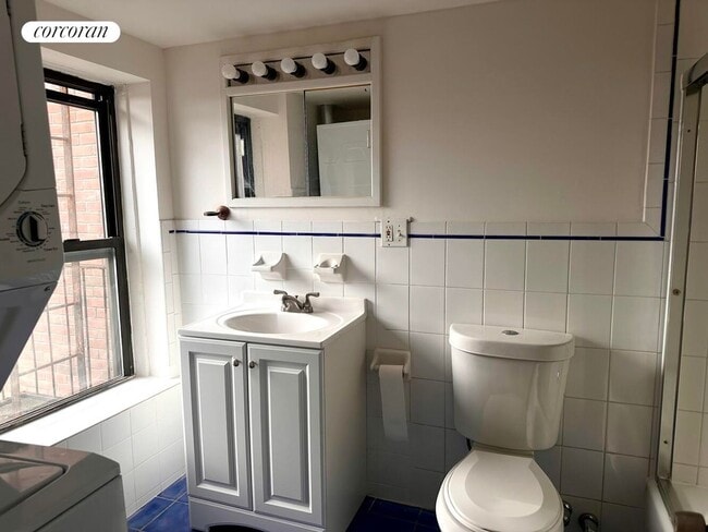 Building Photo - 42 Woodhull St