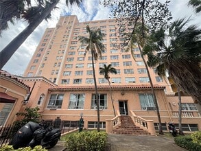 Building Photo - 800 Washington Ave