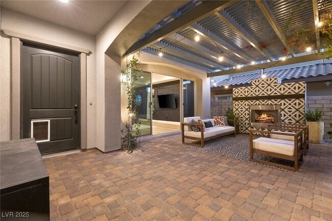 Building Photo - 258 Castellari Dr