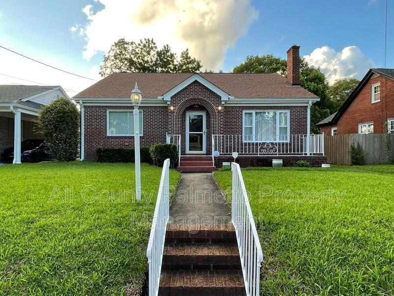 Photo - 110 Gordon St