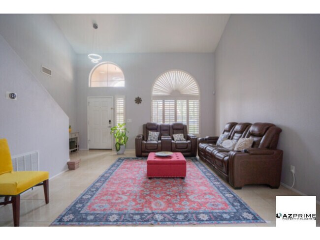 Foto del edificio - This charming and spacious 4/2.5 single family Phoenix house is perfect for comfortable living!