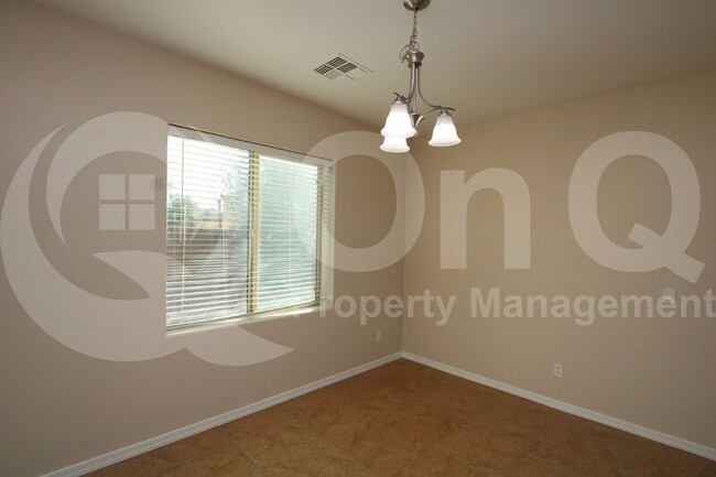 Foto del edificio - 1159 E Sourwood Dr