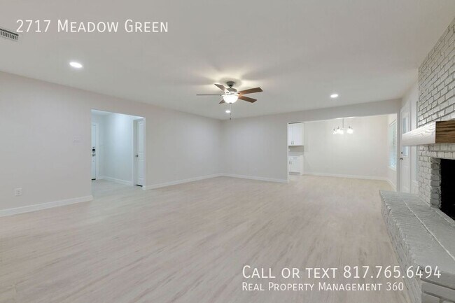 Building Photo - 2717 Meadow Green