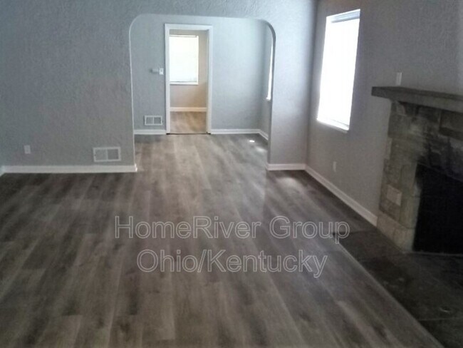 Building Photo - 1818 Parkhill Dr