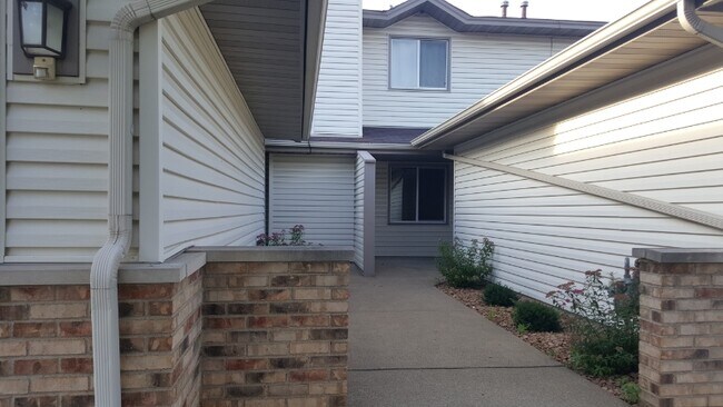 Foto del edificio - 1340 68th Ln N